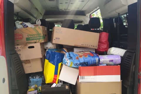 Pomoč pri distribuciji humanitarne pomoči za prizadeta območja naravnih nesreč.